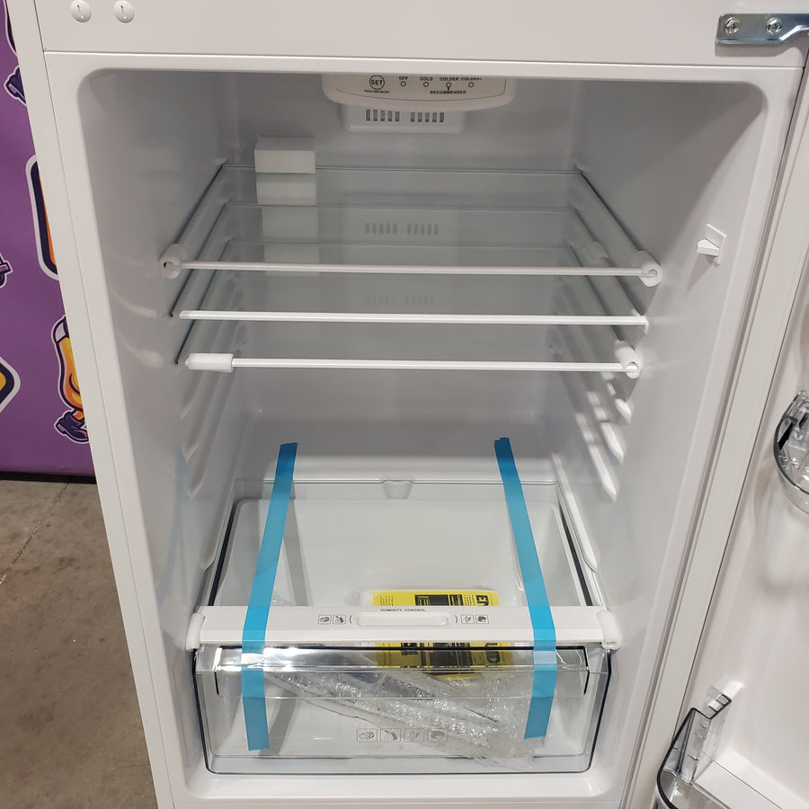 Premium Levella 10.0-cu ft Counter-Depth 23.7-in Wide Top-Freezer Refrigerator in White PRN10150HW - Scratch & Dent (Major)