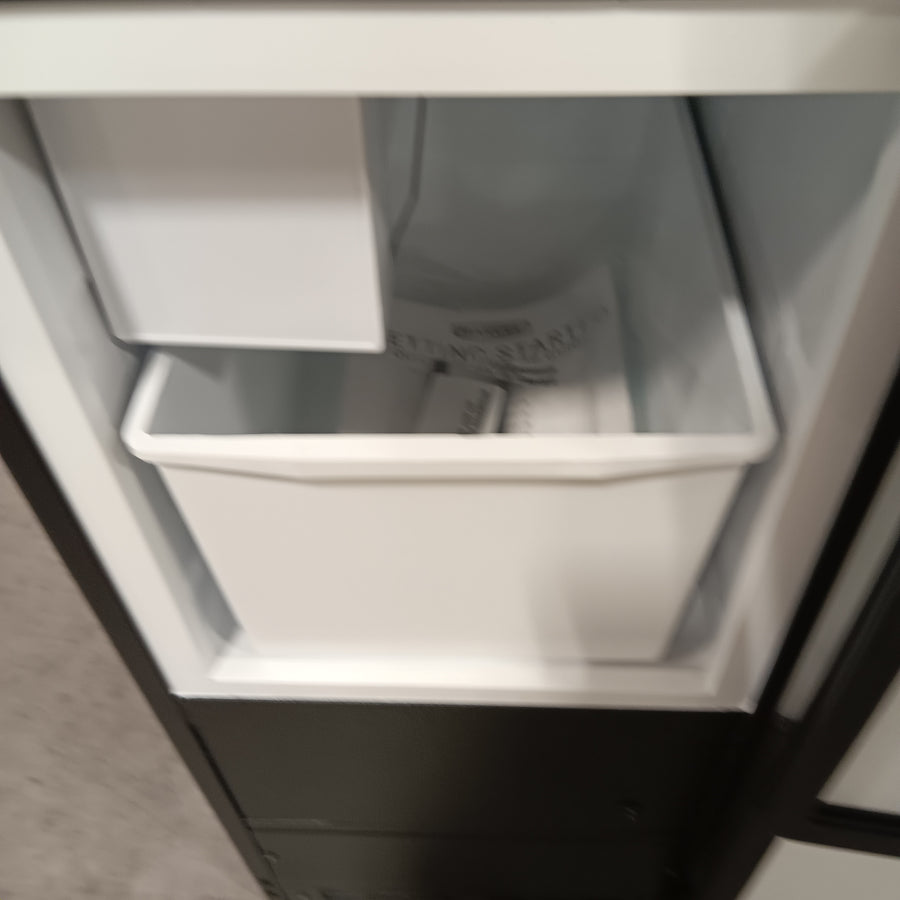 Marvel 15 Inch Built-In Crescent Ice Maker with 25 Lbs. Daily Ice Production, 25 Lbs. Ice Storage Capacity, Thermal-Efficient Cabinet, Arctic White Interior, Reversible Door, No Drain Required MLCR215SS01B - Scratch & Dent (Major)