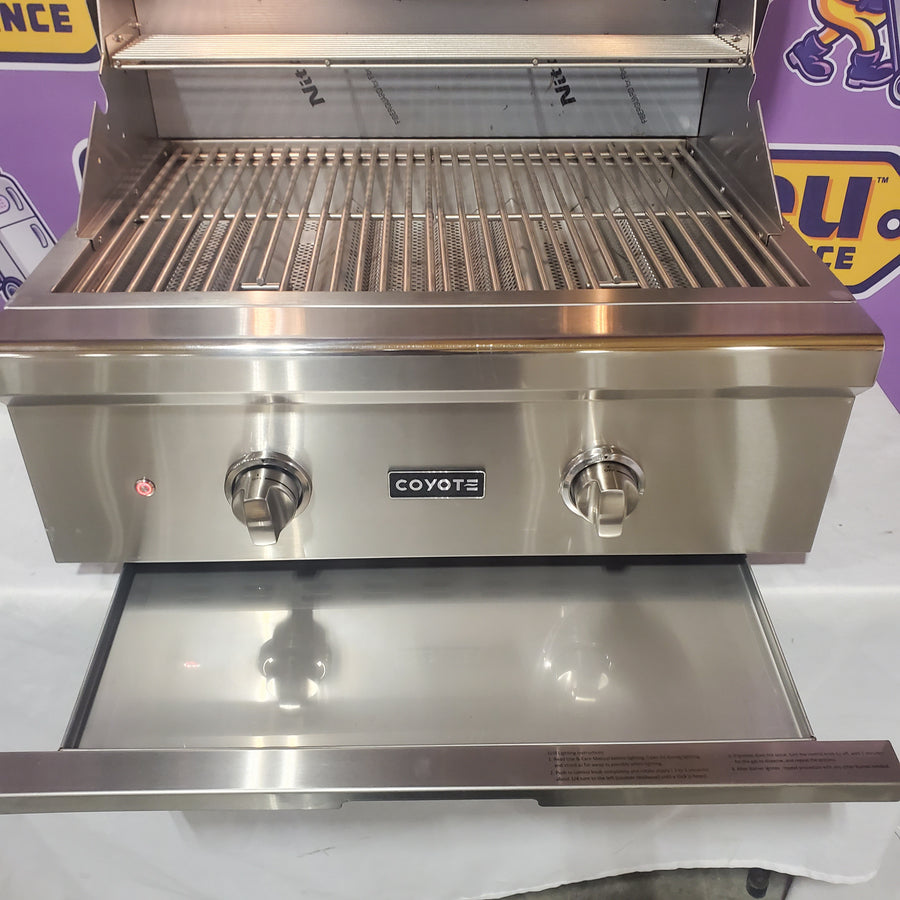 Coyote 28 Inch Built-in Gas Grill with Infinity Burners, Warming Rack, Heat Control Grids, 40,000 Total BTU, Interior Hood Lights, 640 sq. in. Cooking Area and Stainless Steel Grates C1C28LP - Scratch & Dent (Moderate)