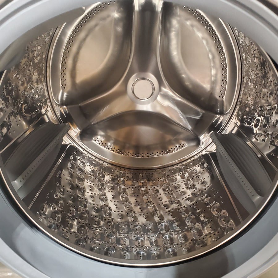 Samsung 4.5 cu. ft. Large Capacity Smart Front Load Washer with Super Speed Wash in Platinum WF45B6300AP - Scratch & Dent (Minor)
