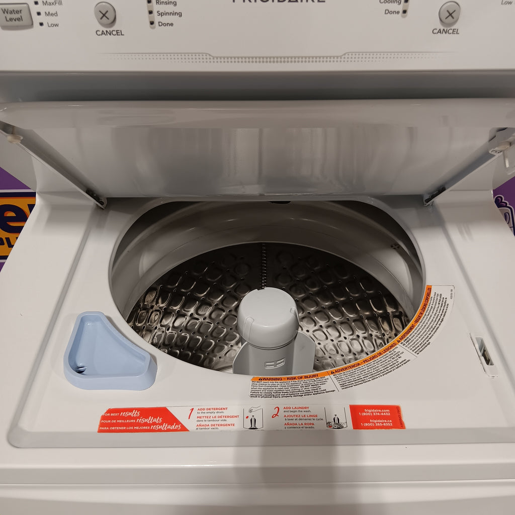 Frigidaire Electric Washer/Dryer Laundry Center - 3.9 Cu. Ft Washer and 5.5 Cu. Ft. Dryer 22442638 - FLCE7522AW - Scratch & Dent (Minor)