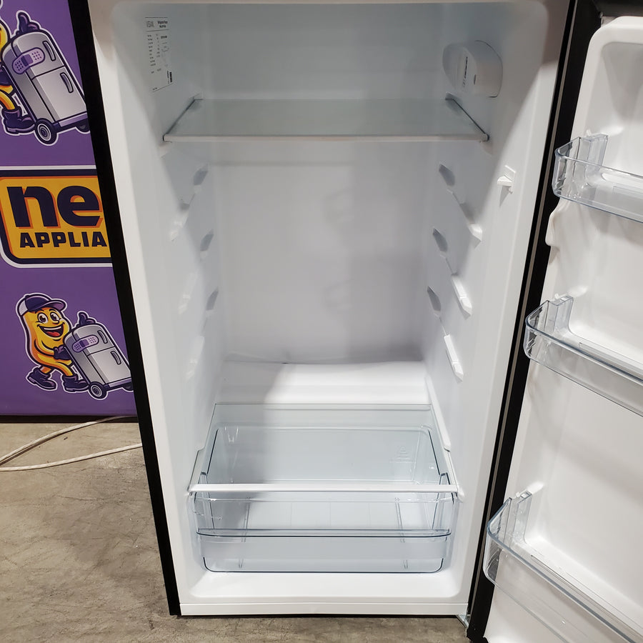Vissani 7.2 cu. ft. Top Freezer Refrigerator in Fingerprint Resistant Stainless Steel Look MDTF7SSES4 - Scratch & Dent (Moderate)