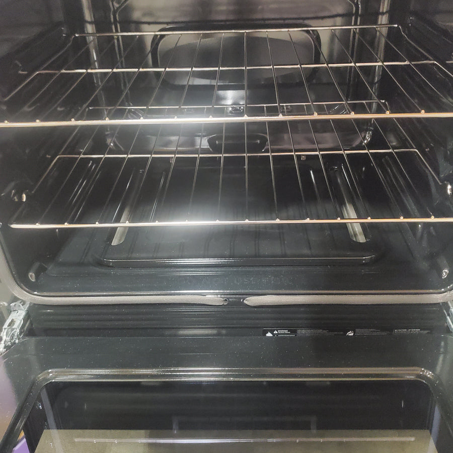 Frigidaire 5 Burner Freestanding Gas Range in Stainless Steel with Quick Boil and Steam Clean FCRG3062AS - Scratch & Dent (Minor)