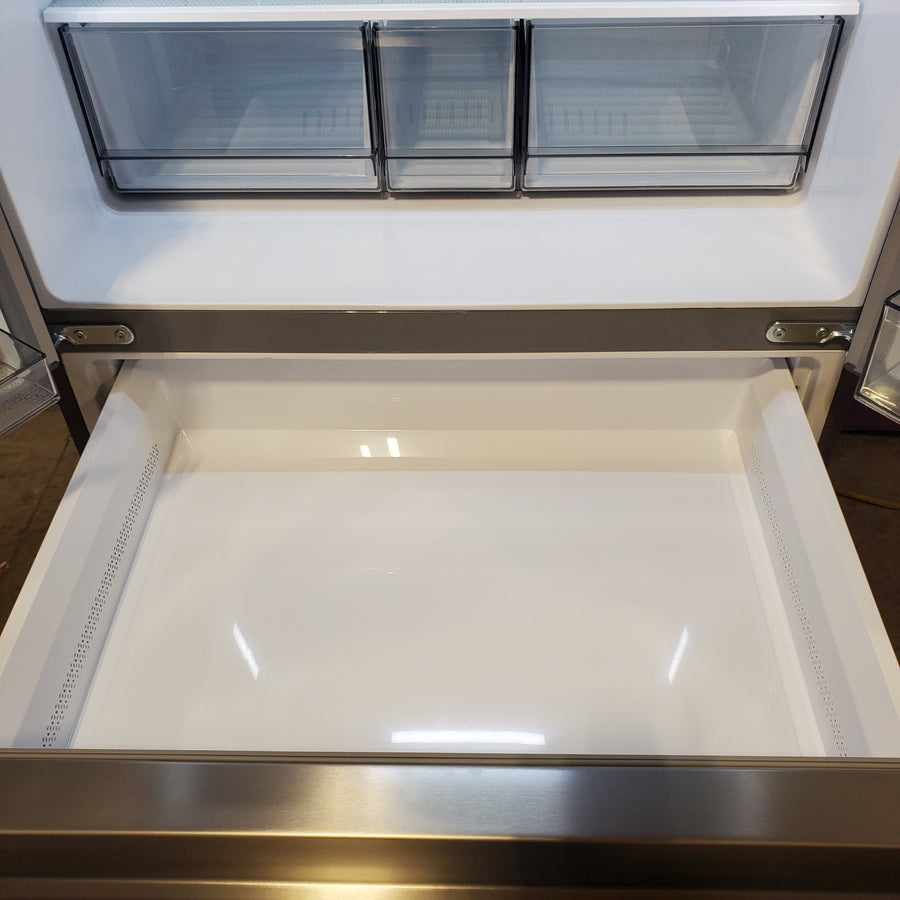Hisense PureFlat 25.6-cu ft 4-Door Smart French Door ENERGY STAR Refrigerator in Stainless Steel with Ice Maker, Water and Ice Dispenser HRM260N6TSE - Scratch & Dent (Minor)