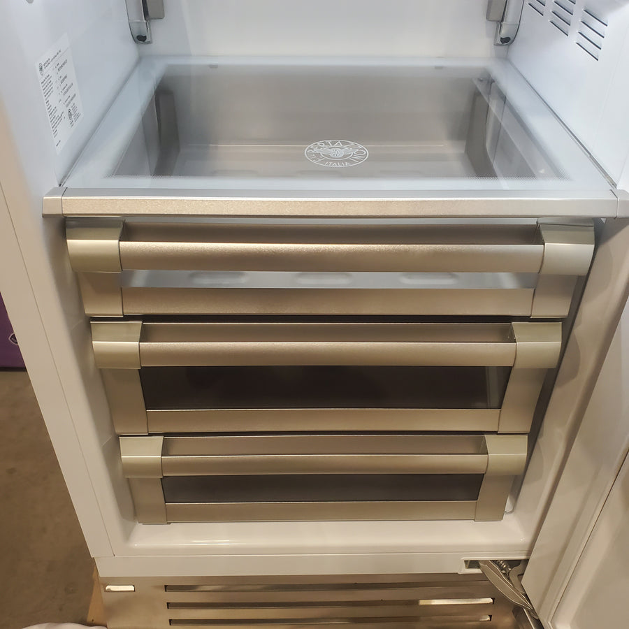 Bertazzoni 30 in. Wide 17.4 cu ft Built-in Refrigerator Column with interior TFT Touch & Scroll interface in Stainless Steel REF30RCPIXR - Scratch & Dent (Minor)