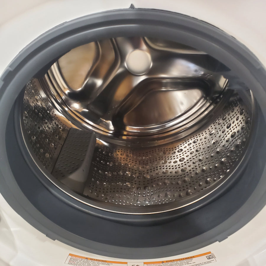 Bosch 500 Series 24 in. 240V 2.4 cu. ft. Stackable Front Load Compact Washer in White WGB24600UC - Scratch & Dent (Minor)