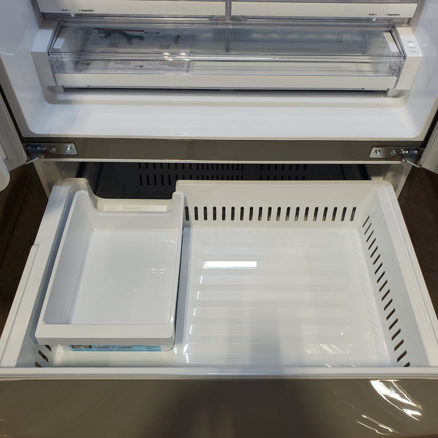 LG 27.8-cu ft 4-Door French Door Refrigerator with Dual Ice Maker in Fingerprint Resistant Steel LRMXS2806S - Scratch & Dent (Moderate)