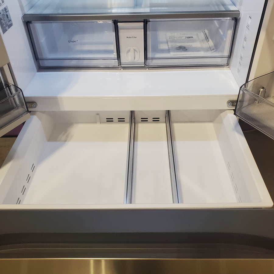 Samsung 29 cu. ft. Bespoke 4-Door French Door Refrigerator with Beverage Center™ in Stainless Steel RF29BB8600QL - Scratch & Dent (Minor)
