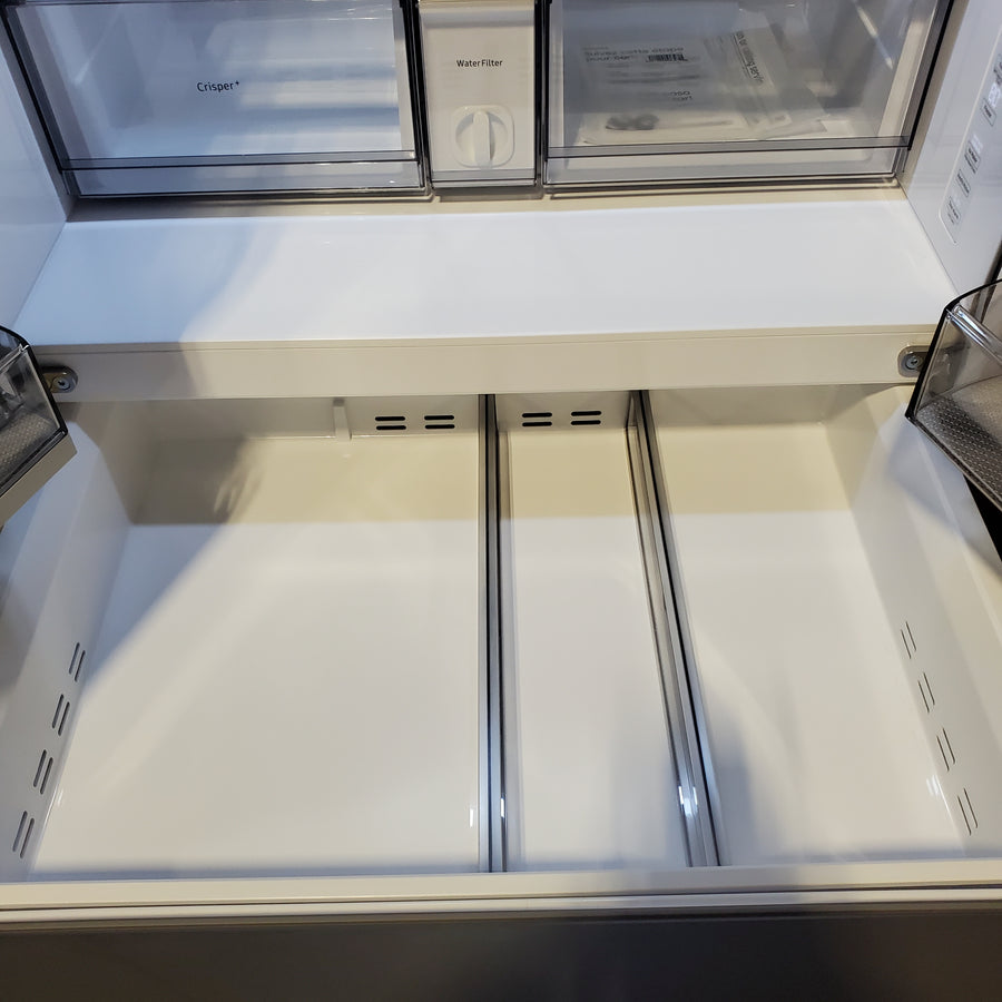 Samsung 29 cu. ft. Bespoke 4-Door French Door Refrigerator with Beverage Center™ in Stainless Steel RF29BB8600QL - Scratch & Dent (Moderate)