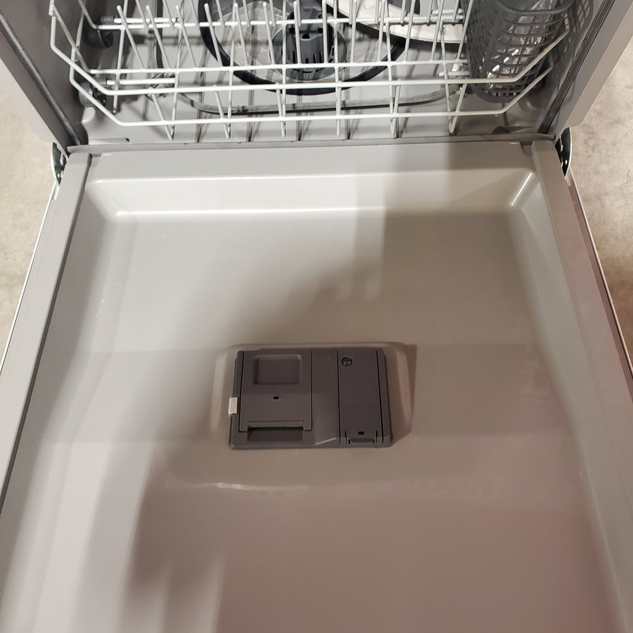 GE® ENERGY STAR® Dishwasher with Front Controls in White GDF460PGTWW - Scratch & Dent (Minor)