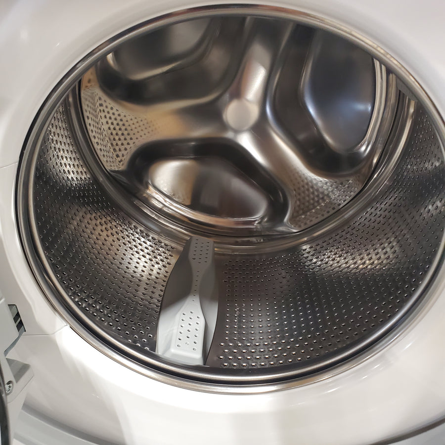 ASKO 24" Stackable Wide ASKO Premium Steel Seal Washing Machine with Quattro Construction and Active Drum W2084W - Scratch & Dent (Minor)