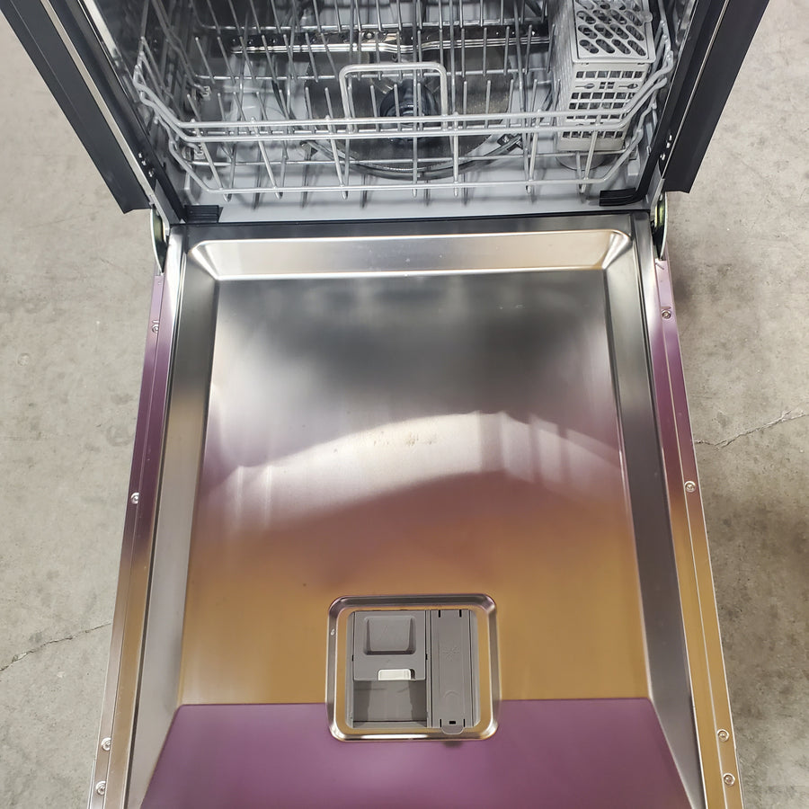 Frigidaire 24" Hybrid Tub Dishwasher in Stainless Steel FDHP4336AS - Scratch & Dent (Minor)