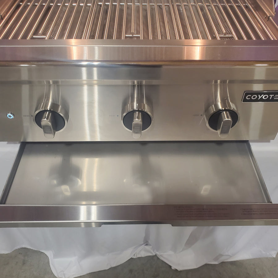 Coyote C-Series 30" Built-In Grill in Stainless Steel C3C30LP - Open Box