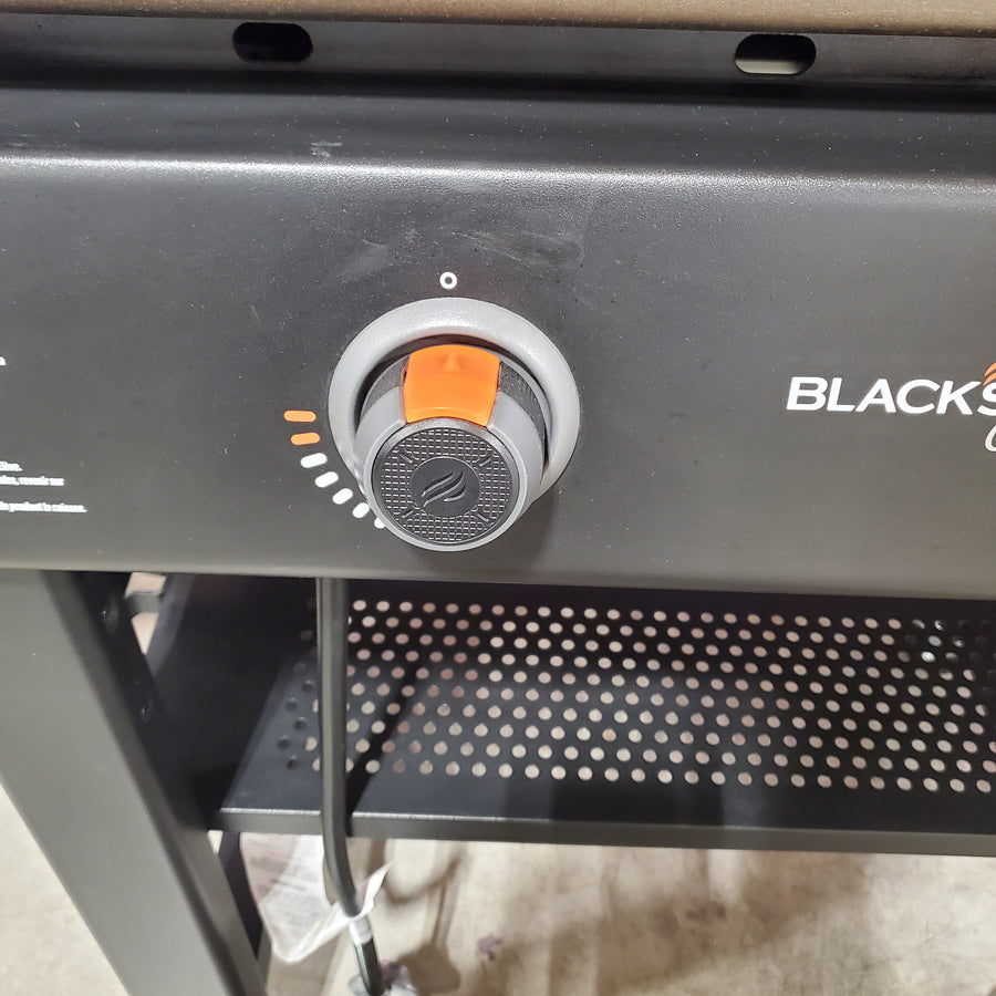 Blackstone 30" Culinary Omnivore Griddle with Hood 2-Burner Liquid Propane Flat Top Grill 2163 - Scratch & Dent (Minor)