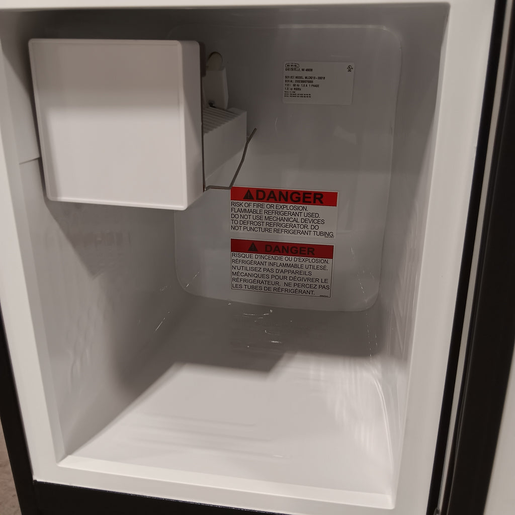 Marvel 15 Inch Built-In Crescent Ice Maker with 25 Lbs. Daily Ice Production, 25 Lbs. Ice Storage Capacity, Thermal-Efficient Cabinet, Arctic White Interior, Reversible Door, No Drain Required 1116245 - MLCR215SS01B - Scratch & Dent (Major)