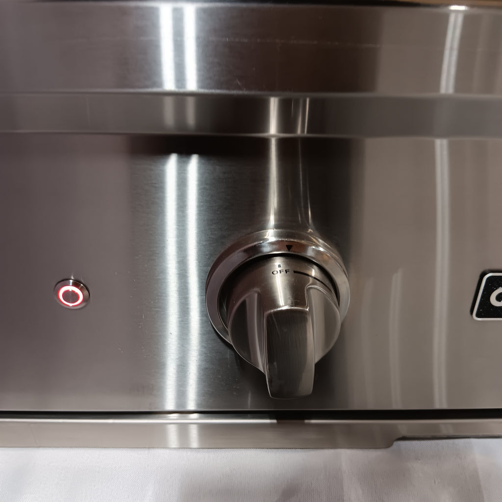 Coyote 28 Inch Built-in Gas Grill with Infinity Burners, Warming Rack, Heat Control Grids, 40,000 Total BTU, Interior Hood Lights, 640 sq. in. Cooking Area and Stainless Steel Grates 1117285 - C1C28LP - Scratch & Dent (Minor)