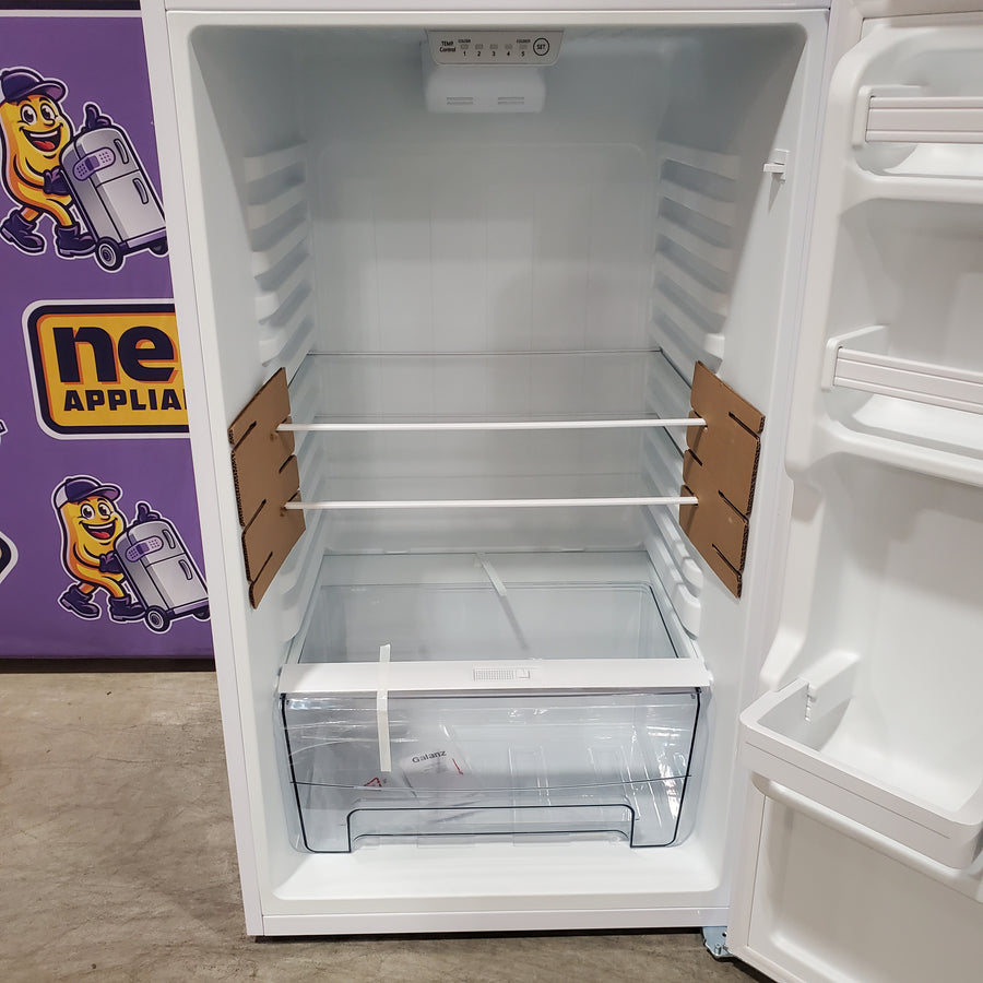 Galanz 24 in. 10 cu. ft. Retro Top Freezer Refrigerator, Energy Star and Frost Free in Milkshake White GLR10TWEEFR - Open Box