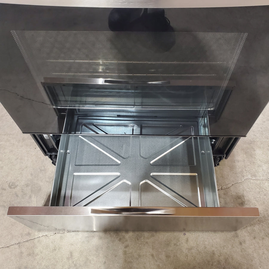 GE Stainless Steel Free-Standing Electric Range with Crisp Mode GRF500PVSS - Scratch & Dent (Minor)