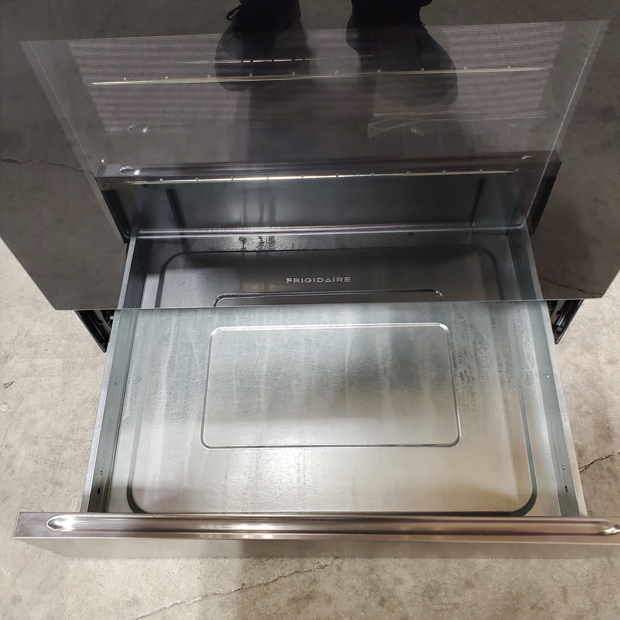 Frigidaire Electric Range with Five Cooktop Element, Air Fry and Self Cleaning 22142774 - FCRE3083AS - Open Box