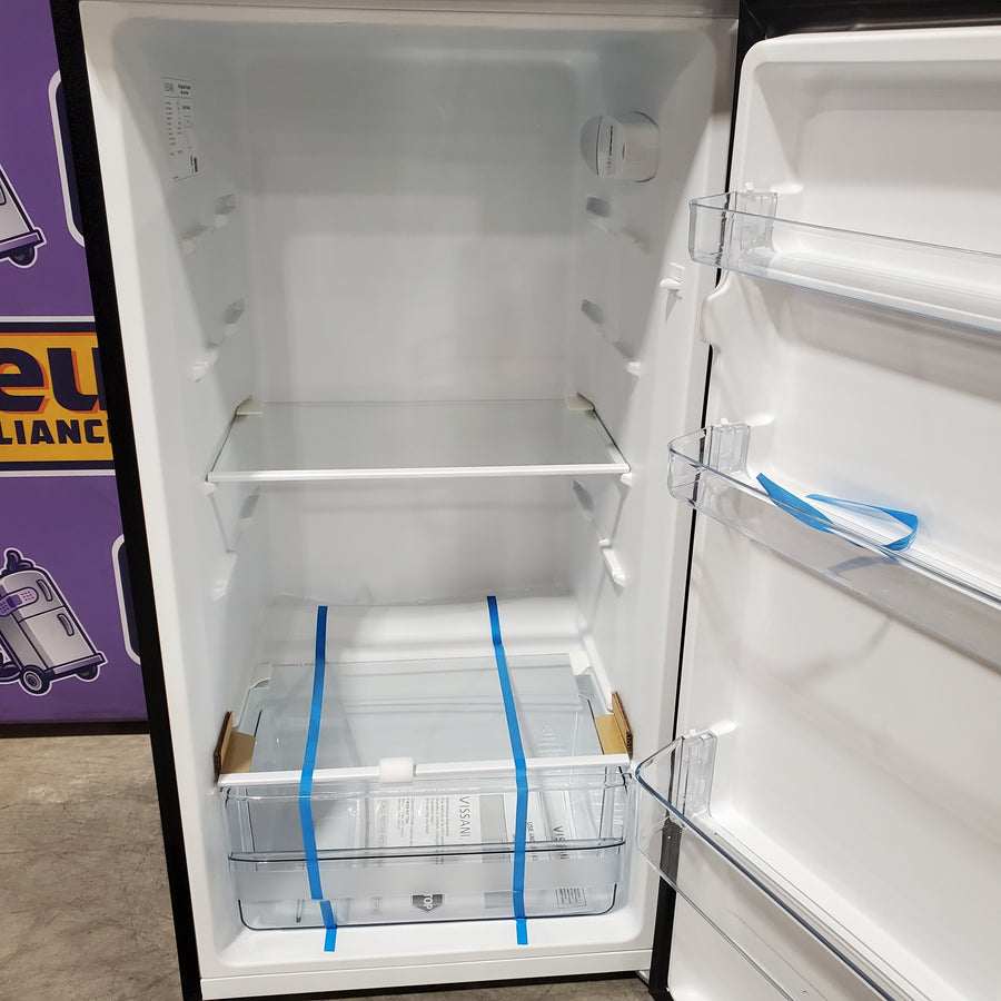 Vissani 7.2 cu. ft. Top Freezer Refrigerator in Fingerprint Resistant Stainless Steel Look MDTF7SSES4 - Scratch & Dent (Moderate)