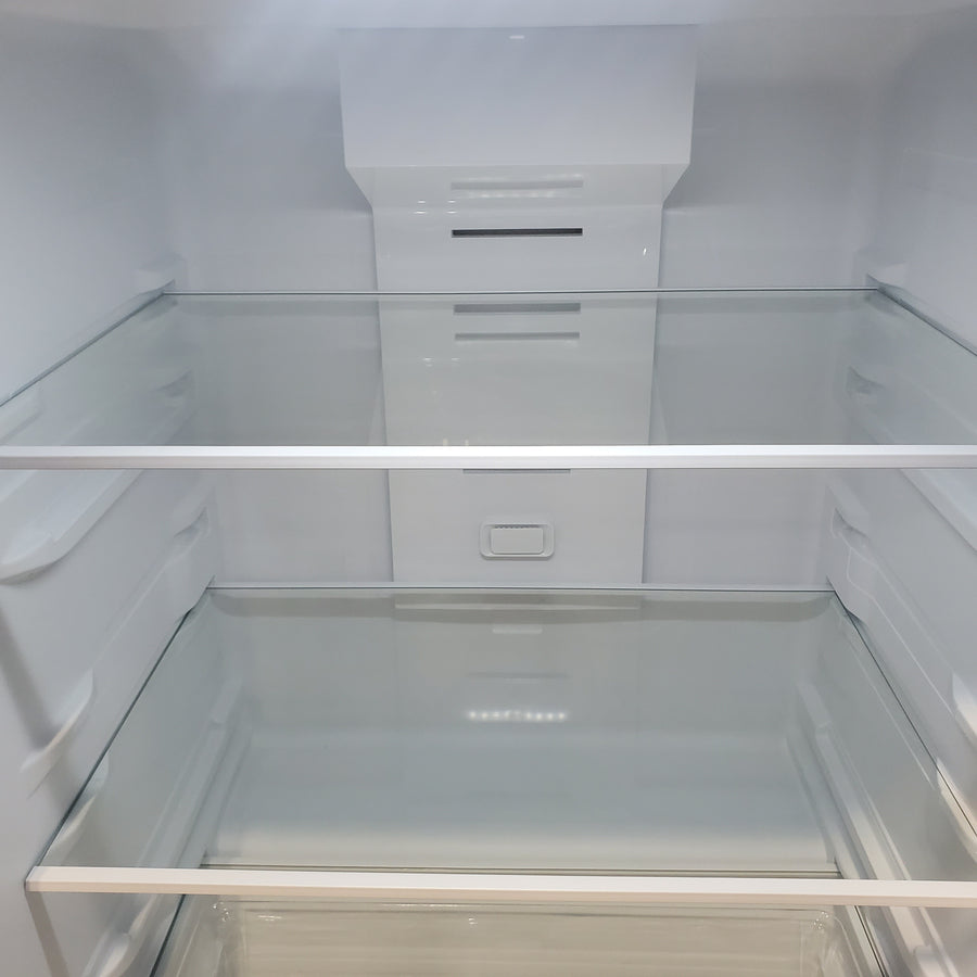 Vissani 14.2 cu. ft. Top Freezer Refrigerator in White, Garage Ready MDTF14WH5 - Scratch & Dent (Major)