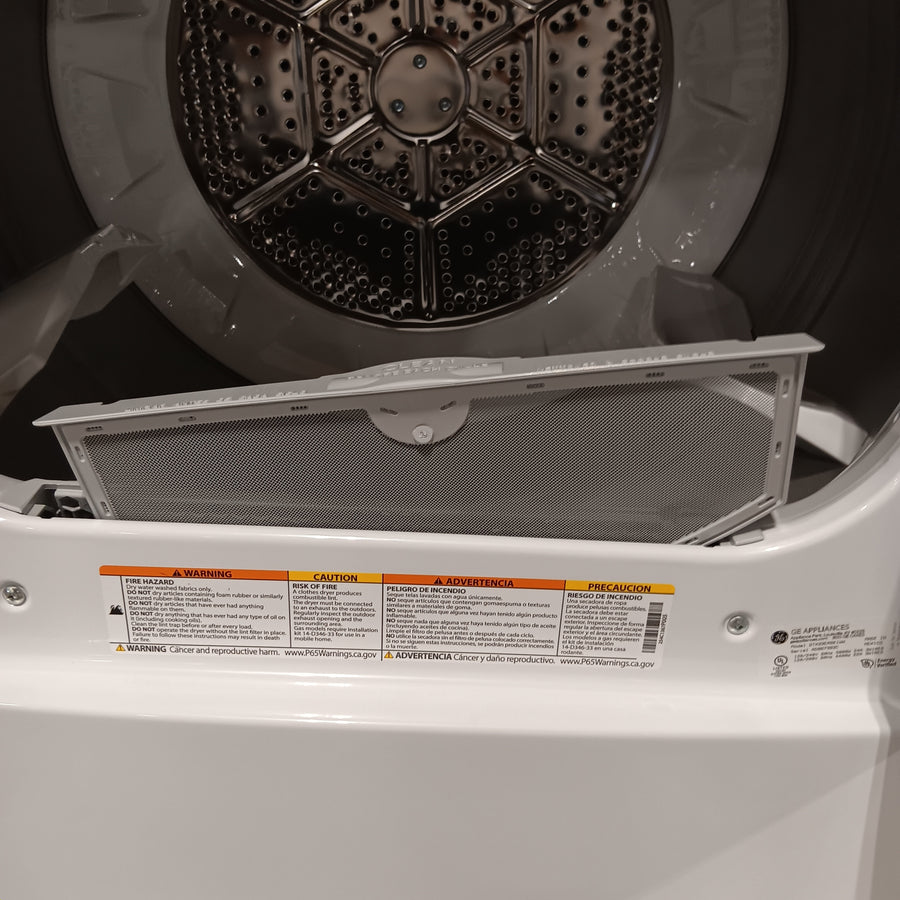 GE White Top Load 4.0 Cu. Ft. Capacity Washer with Stainless Steel Wash Basket GTW325ASWWW - New in Box and GE White Electric 6.2 Cu. Ft. Capacity Dryer with Shallow Depth and Up to 120 Ft. Venting Capability 16274 - GTX33EASKWW - Scratch & Dent (Minor)