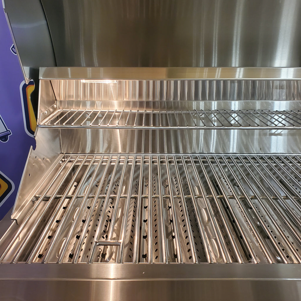 Coyote 42 Inch Built-In Grill with 5 Infinity Burners™, 1275 sq. in. Cooking Surface, Interior Grill Lighting and Integrated Wing Guard 1118339 - C2C42NG - Scratch & Dent (Minor)