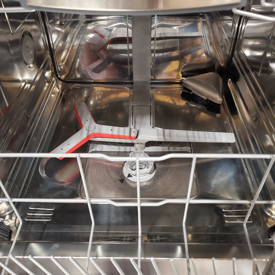 Bosch 800 Series 24 " Top Control Smart Built-In Stainless Steel Tub Dishwasher with 3rd Rack and CrystalDry, 42 dBA in Stainless Steel SHP78CF5N - Scratch & Dent (Moderate)