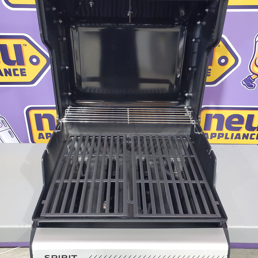 Weber Spirit E-210 Black 2-Burner Liquid Propane Gas Grill 1501000 - Scratch & Dent (Minor)