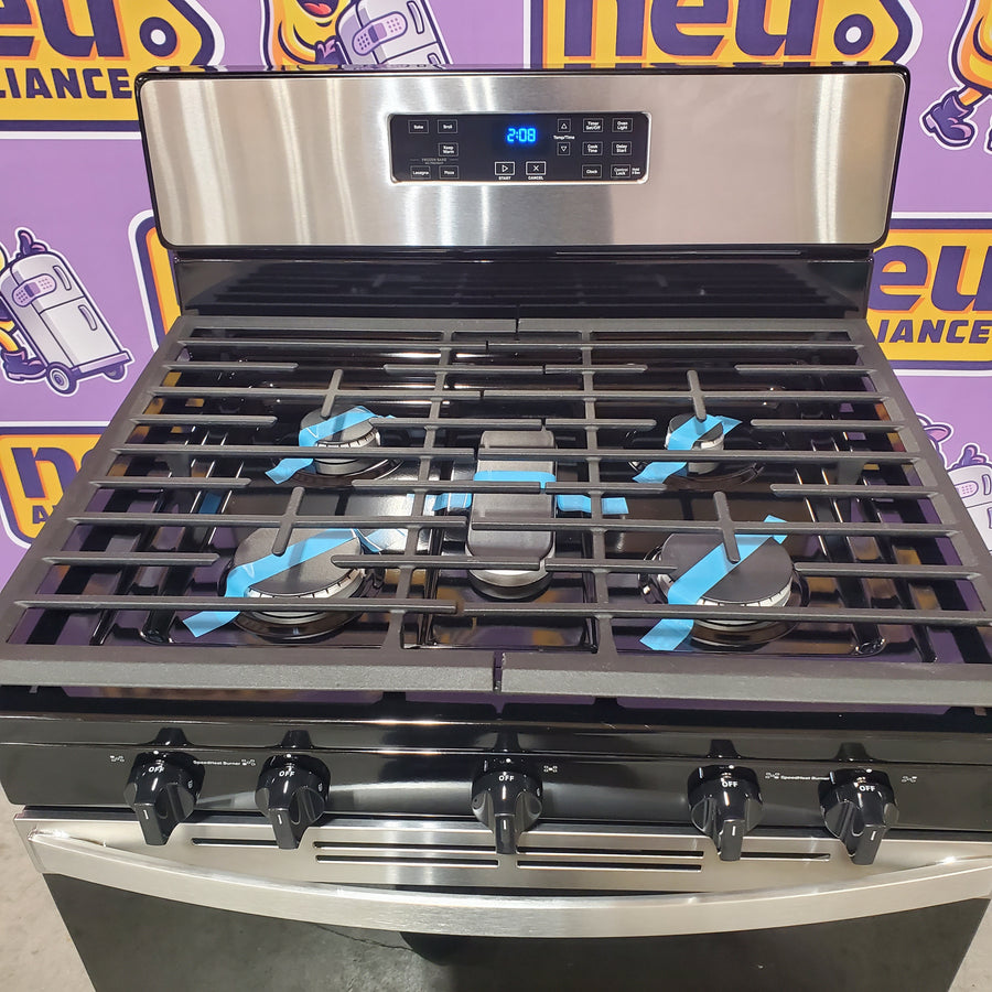 *Propane* Whirlpool 5.1 Cu. Ft. Freestanding Gas Range with Edge to Edge Cooktop WFG505M0MS - Open Box