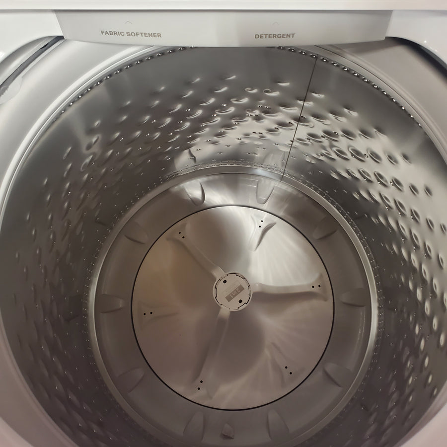 Whirlpool 4.2-4.3 Cu. Ft. Top Load Washer with 2-in-1 Removable Agitator and Soft Close Glass Lid WTW4307SW - Scratch & Dent (Minor) and Whirlpool 7.0 cu. ft. Electric Dryer with Adaptive Dry and Wrinkle Shield™ Option WED4307SW - Open Box