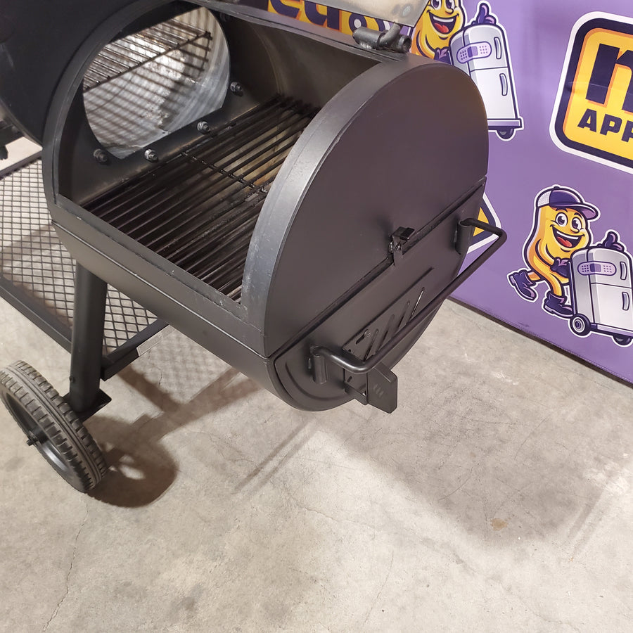 Oklahoma Joe's Highland 879-Sq. in Black Horizontal Charcoal Smoker 24203001 - Certified Refurbished