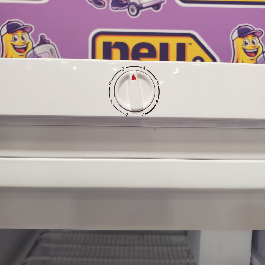 Hamilton Beach 11 Cu Ft Upright Freezer in White HBFRF0011 - Scratch & Dent (Minor)