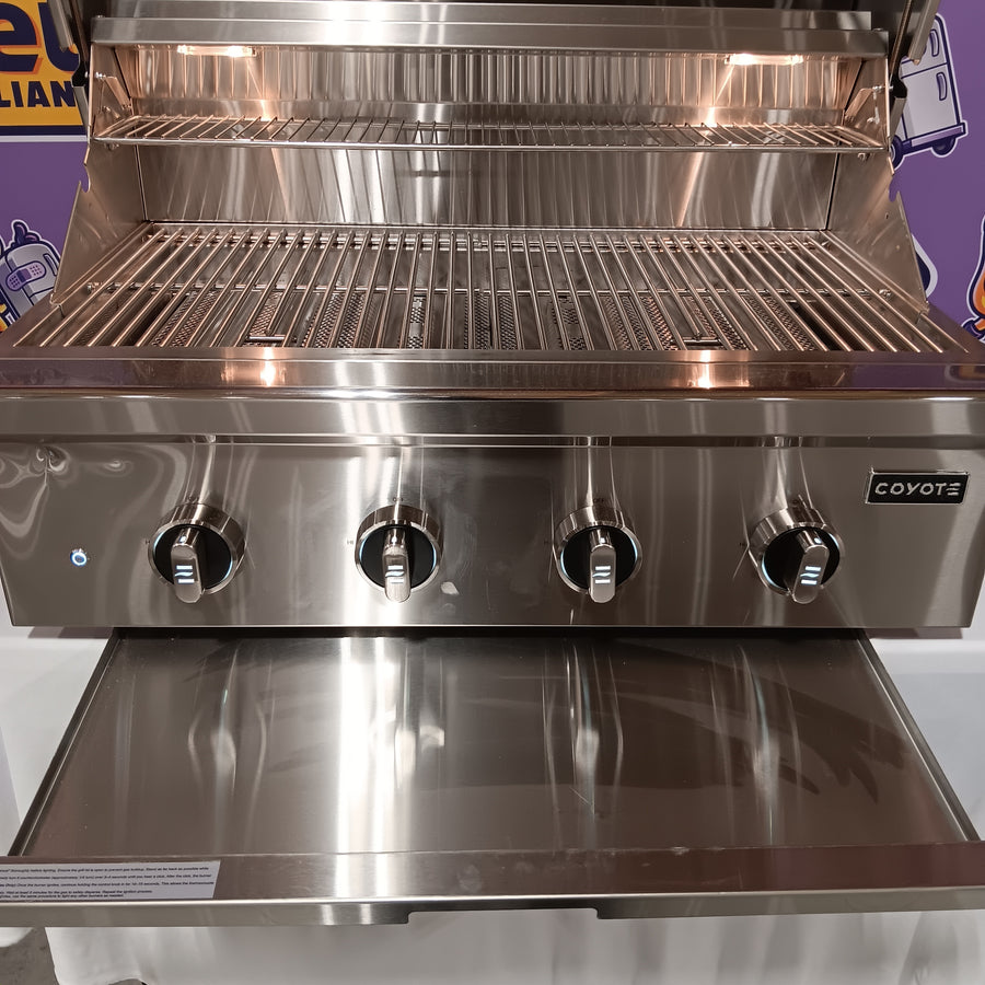 Coyote CL-Series 36-in 4-Burner Built-In Natural Gas Grill w/ Lift-Assist Hood & Safety Valve C3CL36NG - Scratch & Dent (Moderate)