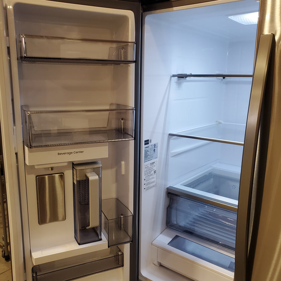 Samsung 31.5-cu ft 3-Door ENERGY STAR Smart French Door Refrigerator with Dual Ice Maker in Stainless Steel RF32CG5300SR - Scratch & Dent (Minor)