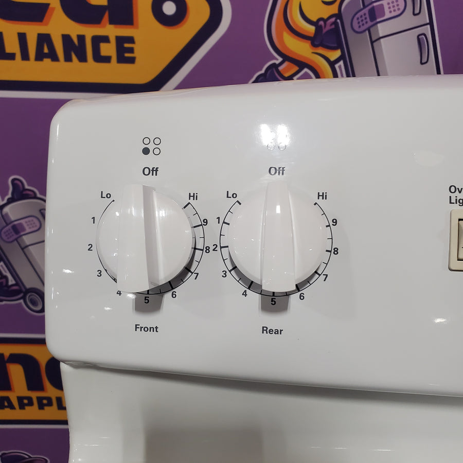 GE Hotpoint 30-in 4 burners 5.0-cu ft Freestanding Electric Range in White RBS330DR3WW - Scratch & Dent (Moderate)