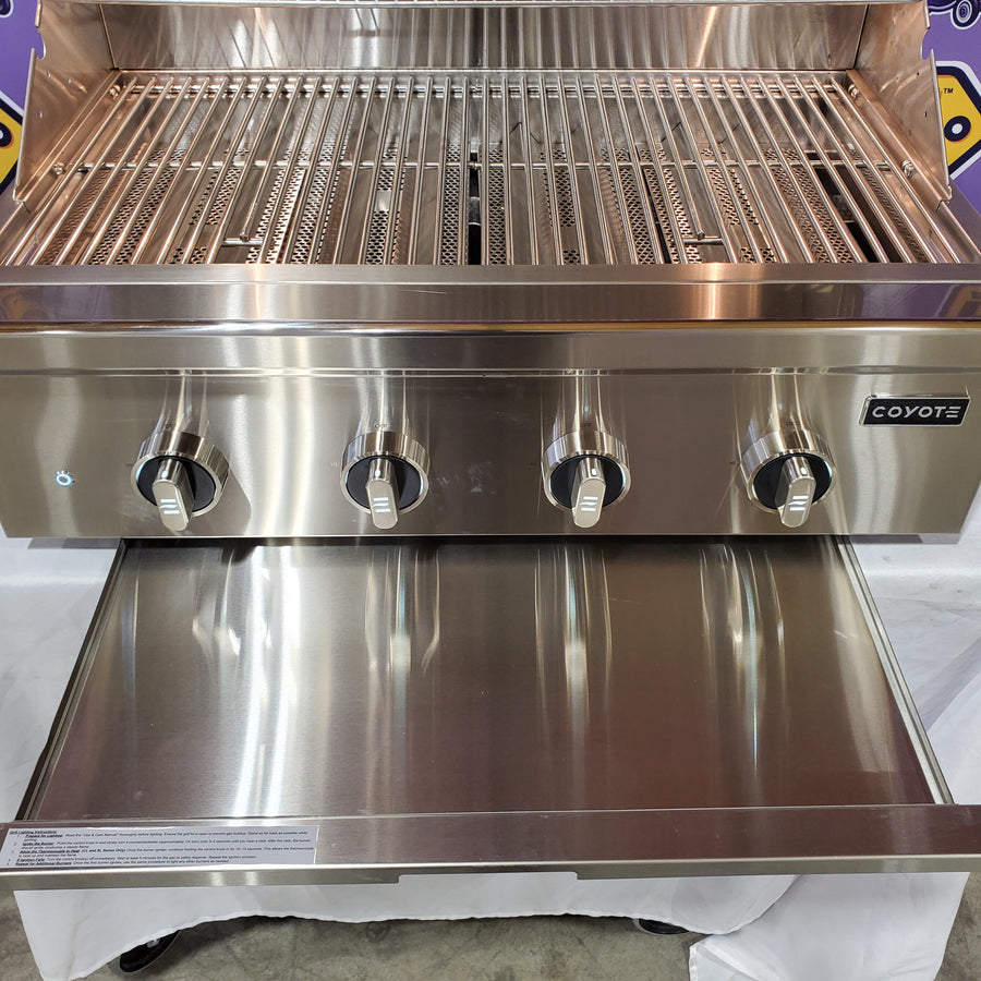 Coyote 36" Coyote Outdoor Living CL-Series Built-In Liquid Propane Gas (LP) Grill in Stainless Steel C3CL36LP - Open Box