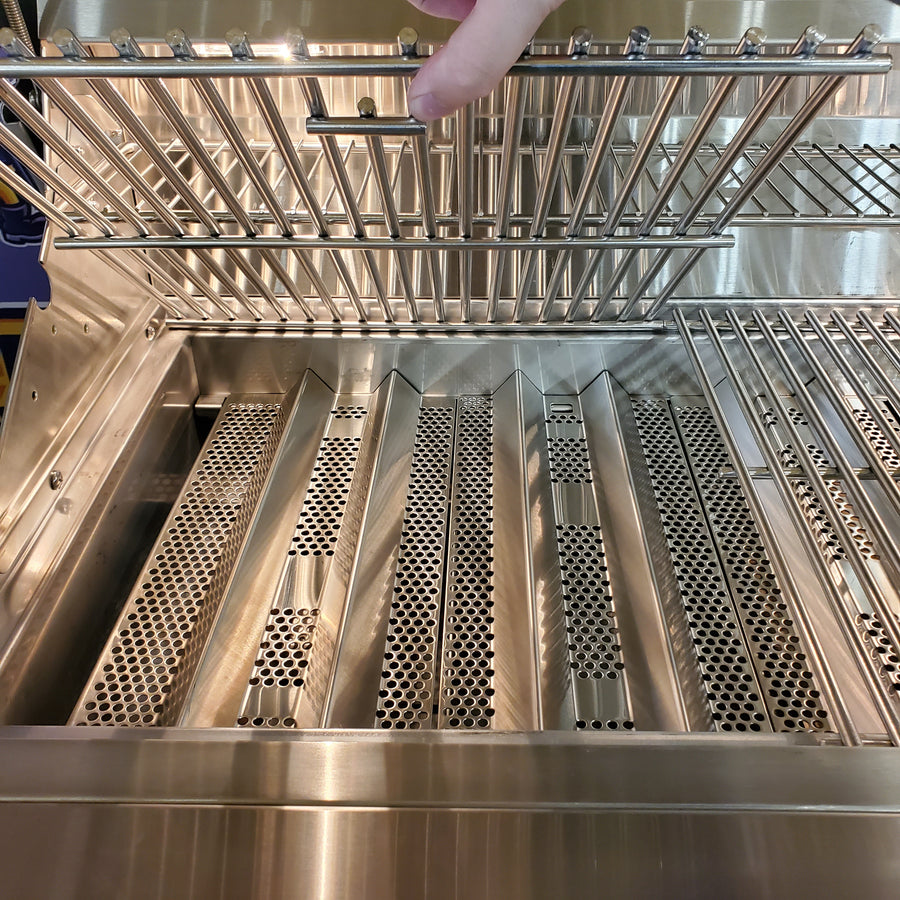 Coyote CL-Series 36-in 4-Burner Built-In Natural Gas Grill w/ Lift-Assist Hood & Safety Valve C3CL36NG - Scratch & Dent (Minor)