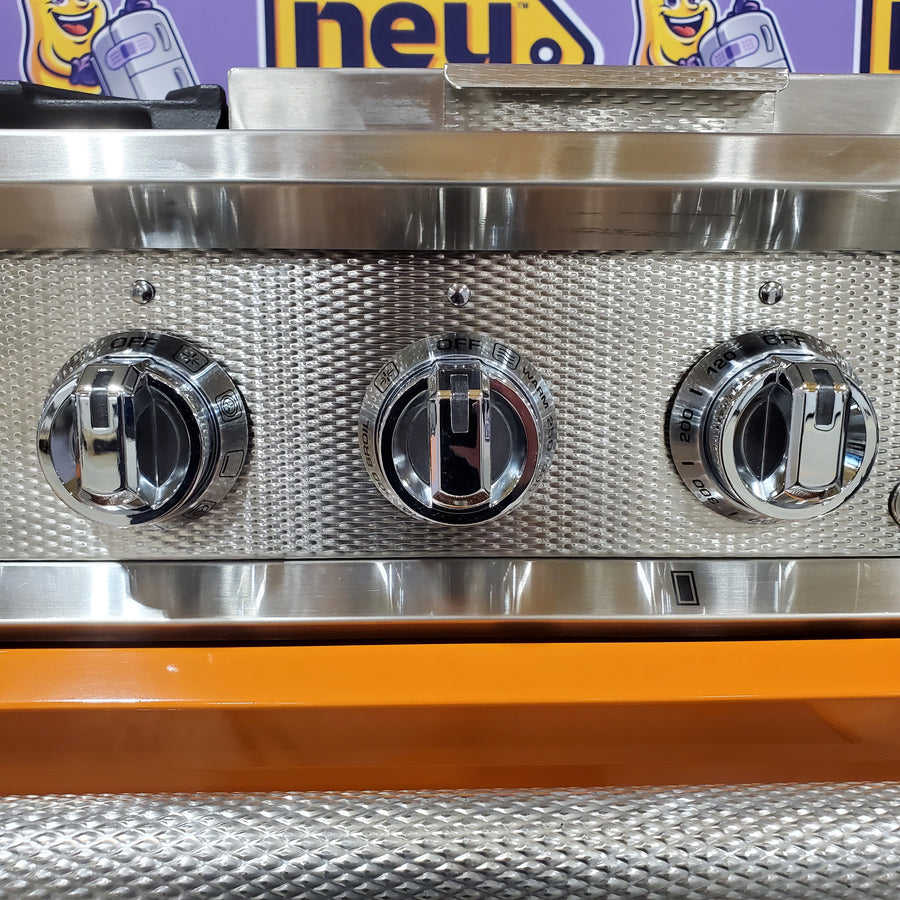 Hestan Dual Fuel Range with 4 Burners, 12 Inch Griddle, MarquiseDisplay™, PureVection™, CircuFlame™, Continuous Grates and 5.8 cu. ft. Oven Cavity KRD364GDNG - Scratch & Dent (Minor)