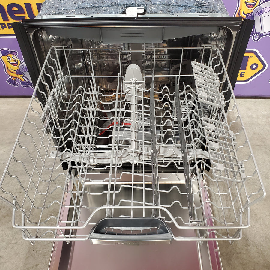 Bosch 800 Series 24 " Top Control Smart Built-In Stainless Steel Tub Dishwasher with 3rd Rack and CrystalDry, 42 dBA in Stainless Steel SHP78CF5N - Scratch & Dent (Moderate)