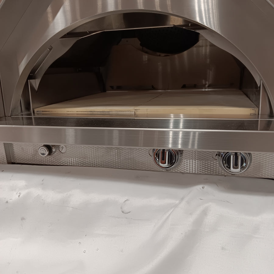 Hestan 33 Inch Campania Outdoor Pizza Oven with 449 sq. in. Cooking Area, 19,000 BTUs, Ceramic Decking, Performance Burner, Safety Valve, Spark-Ignition System AGPO33NG - Open Box