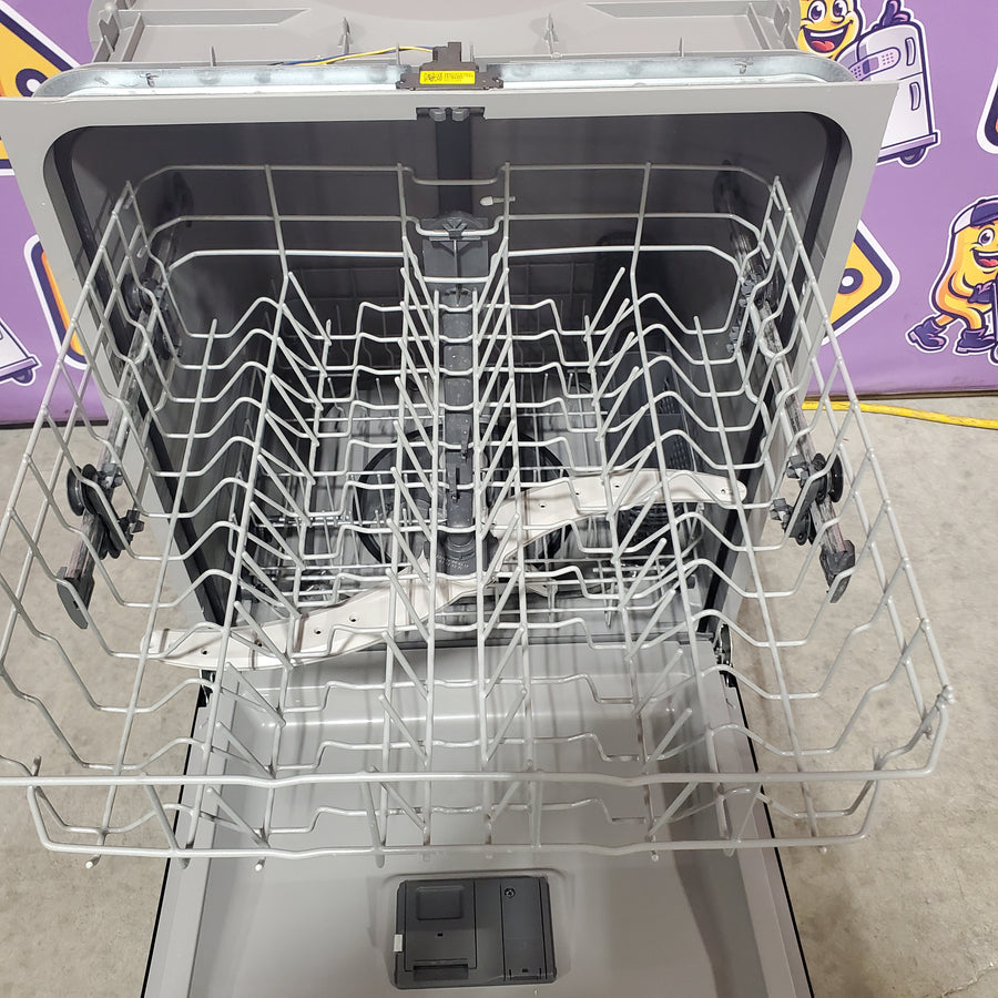 Hotpoint 24-in Front Control Built-in Dishwasher, 60-Decibel in Black HDF330PGRBB - Scratch & Dent (Moderate)