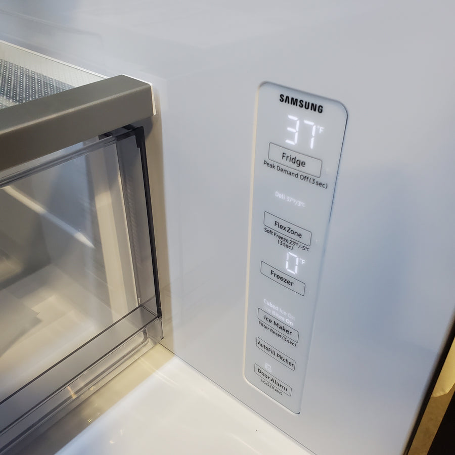 Samsung 29 cu. ft. Bespoke 4-Door French Door Refrigerator with Beverage Center™ in Stainless Steel RF29BB8600QL - Scratch & Dent (Moderate)