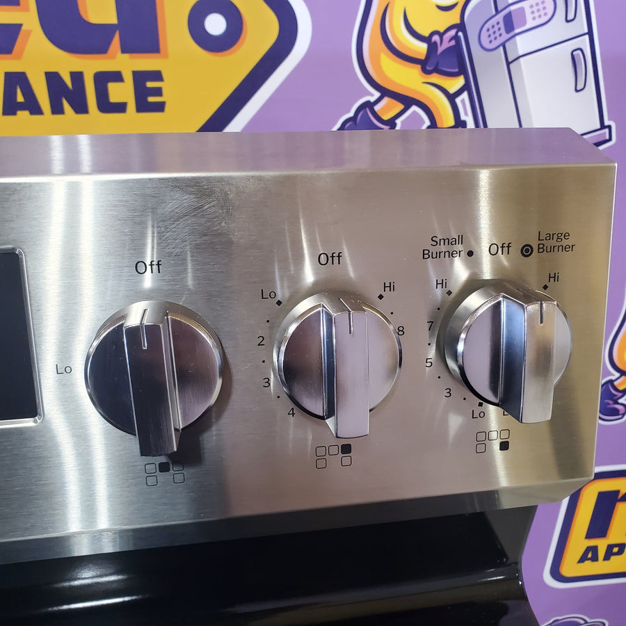GE Stainless Steel Free-Standing Electric Range with Crisp Mode GRF500PVSS - Scratch & Dent (Minor)