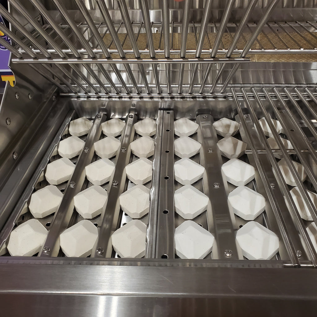 Pictures of Coyote 30 Inch Built-In Grill with 2 Infinity Burners™, RapidSear™ Infrared Burner, 700 sq. in. Cooking Surface, Rotisserie and Smoker Box 1117267 - C2SL30NG - Open Box - Neu Appliance Outlet - Discount Appliance Outlet in Austin, Tx