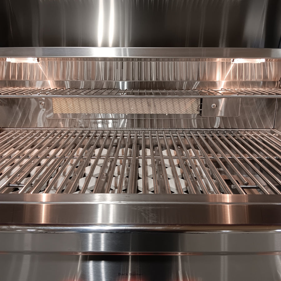 Coyote 36 Inch Built-In Grill with 3 Infinity Burners™, RapidSear™ Infrared Burner, 875 sq. in. Cooking Surface, Interior Grill Lighting, LED Illuminated Knobs, and Integrated Wind Guard C2SL36NG - Scratch & Dent (Minor)