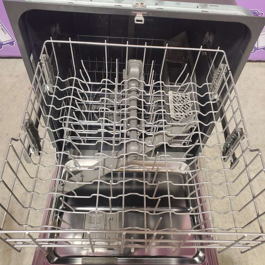 Whirlpool Built In Dishwasher with 55 dBA in Fingerprint Resistant Stainless Steel 22521705 - WDP540HAMZ - Scratch & Dent (Minor)
