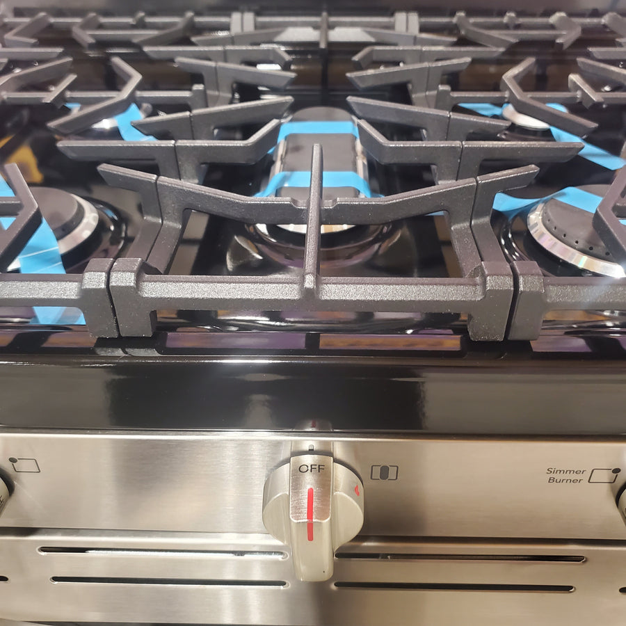 Frigidaire 5 Burner Freestanding Gas Range in Stainless Steel with Quick Boil and Steam Clean FCRG3062AS - Scratch & Dent (Minor)