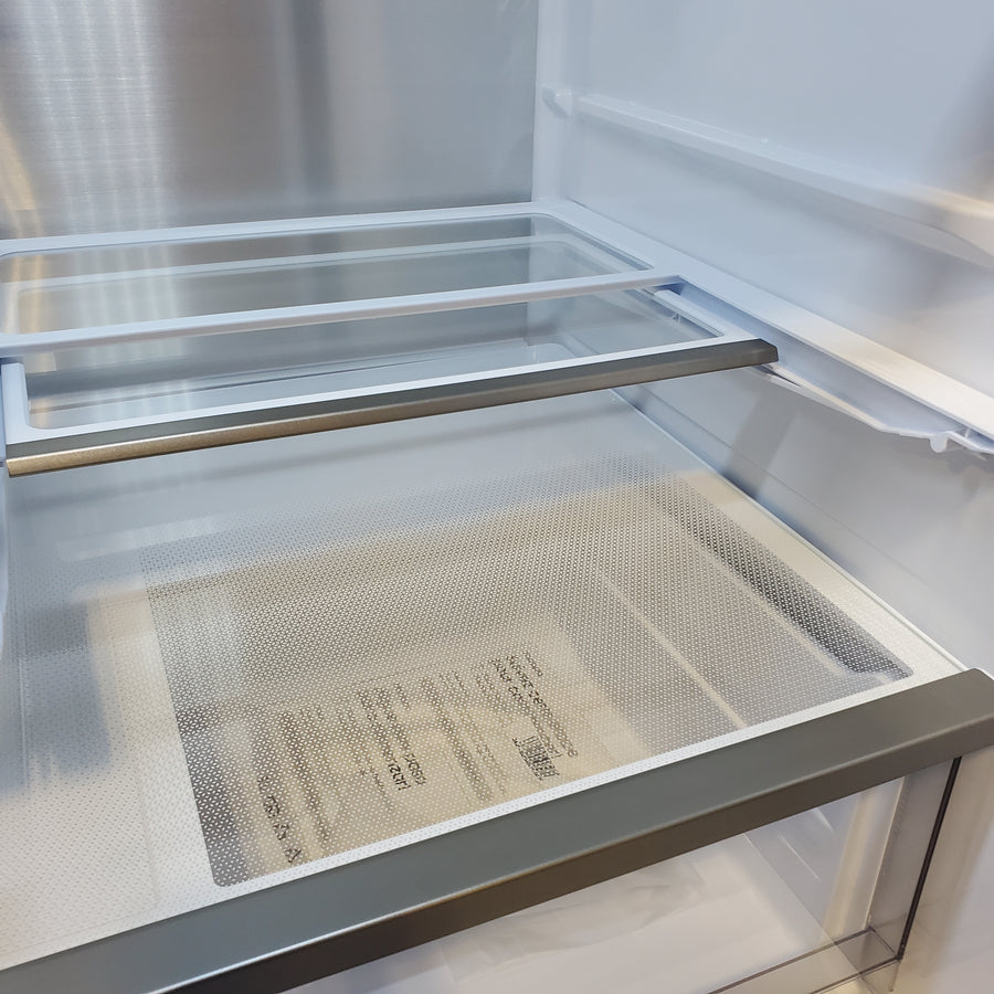 Samsung Bespoke 29 cu ft. 4-Door Standard Depth French Door Smart Refrigerator with Beverage Center Auto Fill Pitcher and Dual Ice Maker with Ice Bites™ in White Glass RF29BB86004M - Scratch & Dent (Major)