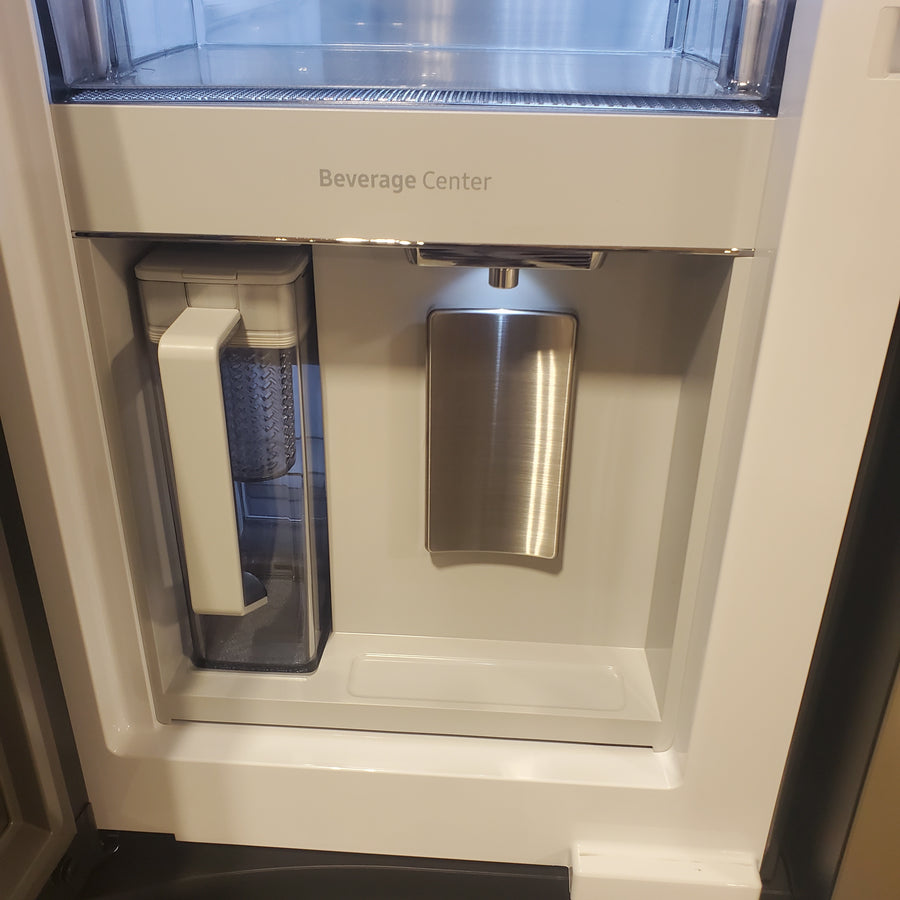 Samsung 29 cu. ft. Bespoke 4-Door French Door Refrigerator with Beverage Center™ in Stainless Steel RF29BB8600QL - Scratch & Dent (Minor)